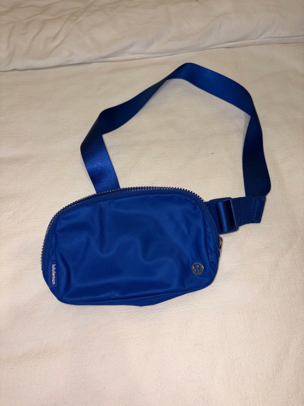 NWOT lululemon College Blue Belt Bag